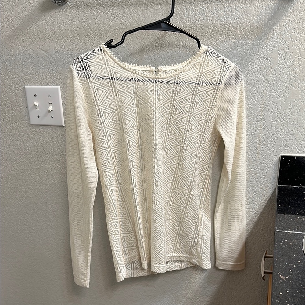 Elegant Cream Geometric Lace Top